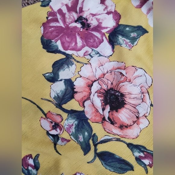 Floral cold shoulder top - Picture 2 of 8